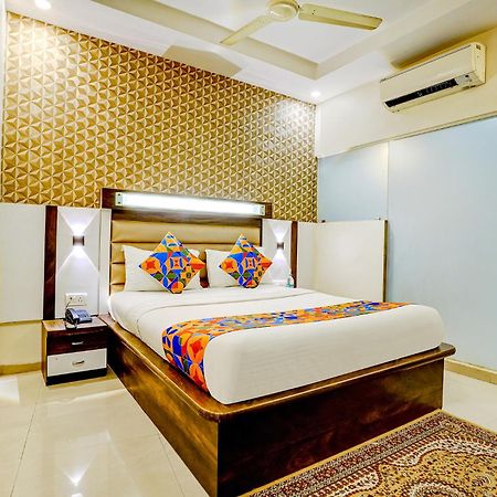 Hotel Naivedhya By Kwality Inn Thána Kültér fotó