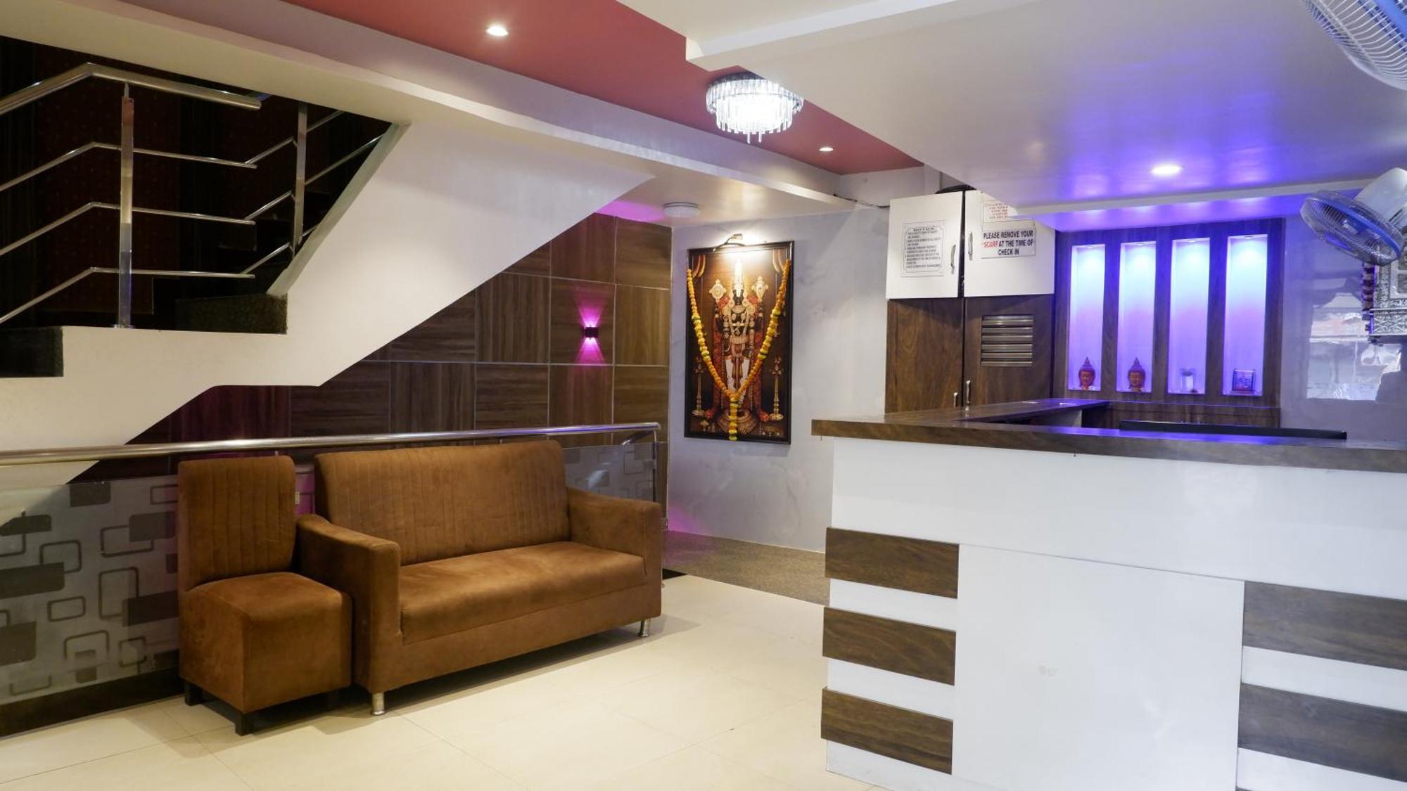 Hotel Naivedhya By Kwality Inn Thána Kültér fotó